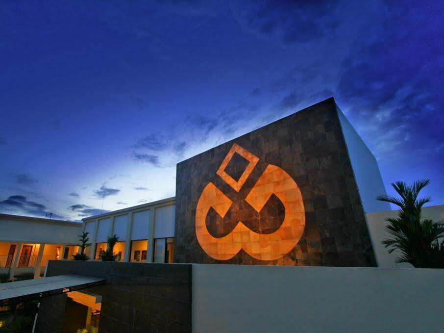 โรงแรมซาเร ยอกยาการ์ตา  ภายนอก รูปภาพ